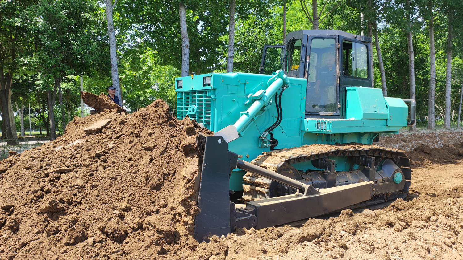 SHANBO E22 Pure Electric Medium Bulldozer / 272HP Zero-Emission Energy-Saving Crawler Dozer